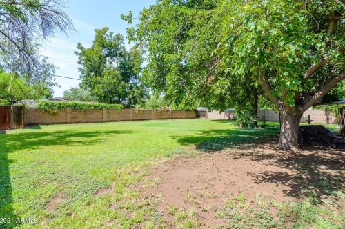 1111 Bethany Home Rd, Phoenix AZ  85014-2229 exterior