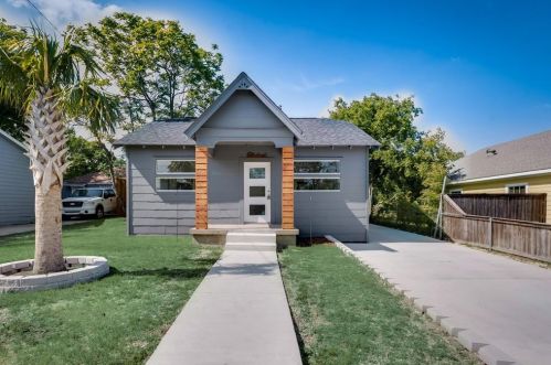 2735 Grafton Ave, Dallas, TX 75211-5512