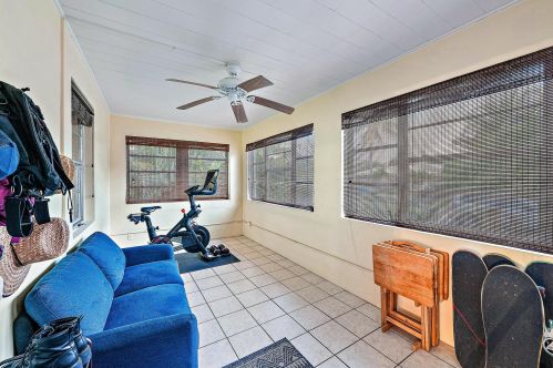 327 28 St, West Palm Beach FL  33404-4410 exterior