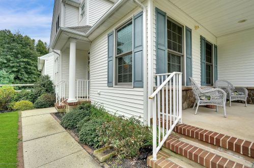 134 Rolling Meadows Blvd, Tinton Falls, NJ 07712-8537