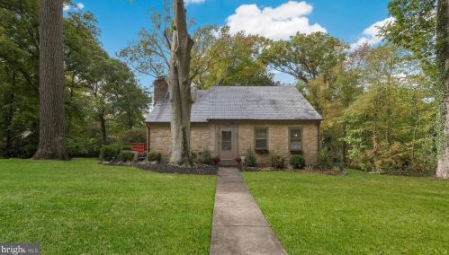 8366 Fisher Rd, Melrose Park, PA 19027-1519