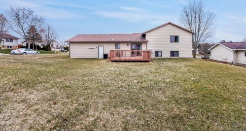 323 Meadow Ln, Poynette, WI 53955-9349