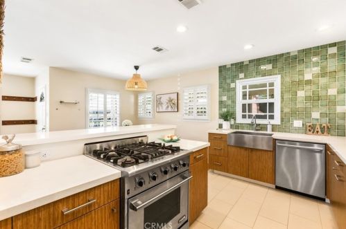 3132 Heather Rd, Long Beach CA  90808-2519 exterior