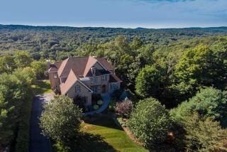 57 Overlook Rdg, Oakland, NJ 07436-2362