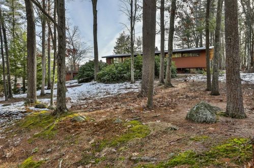 3 Belfast St, Nashua, NH 03063-2928