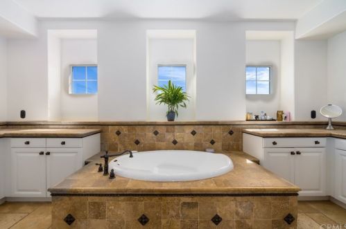 2523 Skytop Ct, Orange CA  92867-6492 exterior