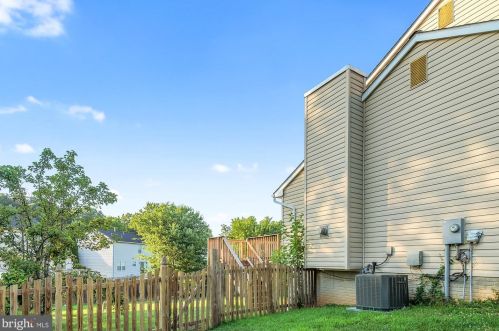 5762 Ralston Ct, Woodbridge VA  22193-3761 exterior