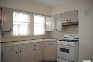 59 Depan Ave, Floral Park NY  11001-2206 exterior