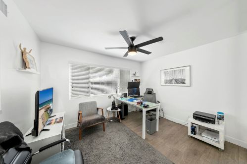 5702 Bakewell St, San Diego CA 92117-4044 exterior