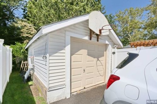 384 Elm Ave, Bogota NJ  07603-1501 exterior