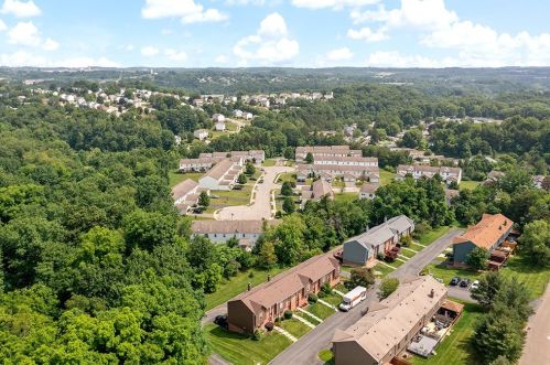 1704 Timberglen Dr, Imperial PA  15126-9248 exterior