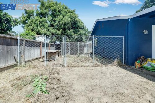 1617 Dulwich Dr, Modesto CA  95358-1021 exterior