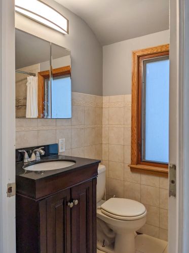 1728 Eden Pl, Milwaukee WI  53235-3645 exterior