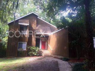 101 Queens Ct, Summerville SC  29485-8632 exterior