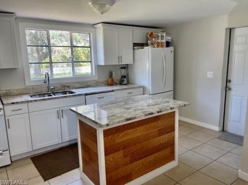 10210 Illinois St, Bonita Springs, FL 34135-4870