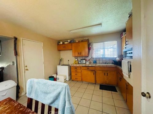3538 Ezie Ave, Fresno, CA 93727-8007