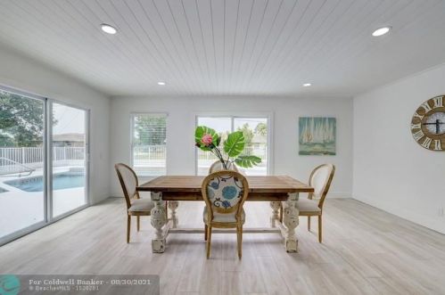 189 Fairview Ave, Fort Pierce FL  34983-3052 exterior