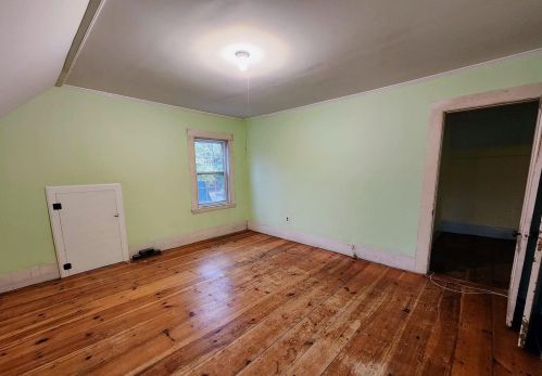 9 Hampstead Rd, Danville NH  03819-5100 exterior