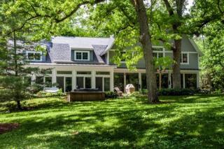 4940 Maple Ln, Chenequa, WI 53058-9791
