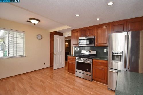 984 Springview Cir, San Ramon CA  94583-4721 exterior