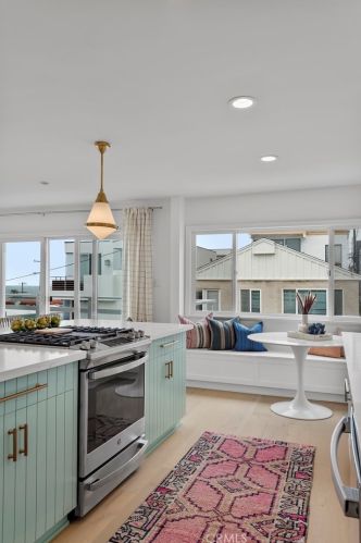 212 41st St, Manhattan Beach CA  90266-3141 exterior
