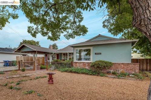 21956 Ada St, Hayward, CA 94546-6306