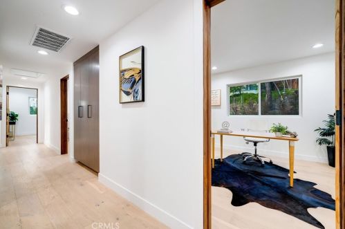 3811 Karen Lynn Dr, Glendale CA  91206-1219 exterior