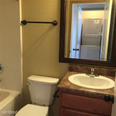 2819 Hillshire Dr, Fayetteville AR  72704-5137 exterior