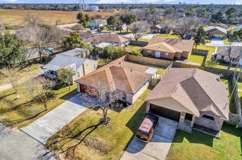 2321 34th Ave, Texas City, TX 77590-3844