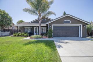950 Versailles Dr, Hollister, CA 95023-7203