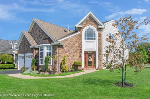 28 Eldorado Dr, Lakewood, NJ 08701-3870