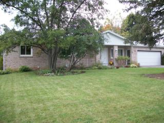 4 Knobb Hill Dr, Pittsford, NY 14534-2222