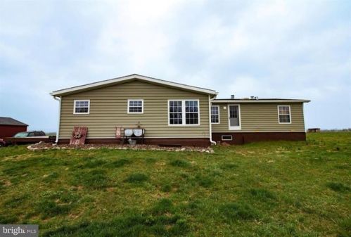 174 Troup Valley Hill Rd, Mount Pleasant Mills, PA 17853-8173