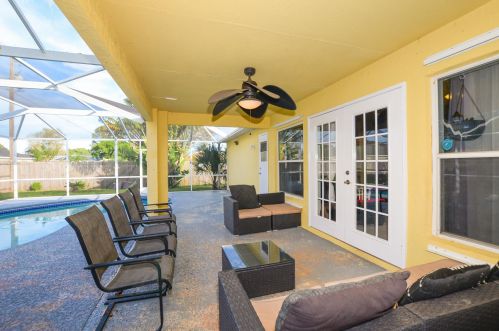 325 Gulfstream Ave, Fort Pierce FL 34983-1219 exterior