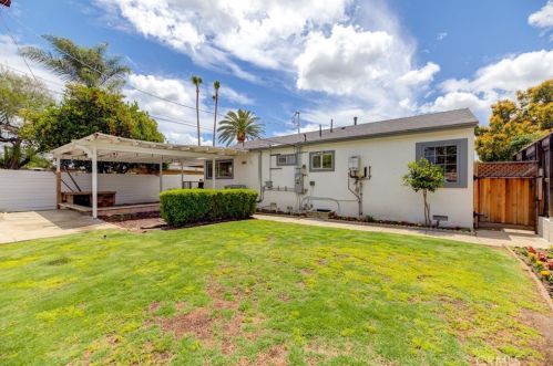 7812 Peachtree Ave, Van Nuys CA  91402-6514 exterior