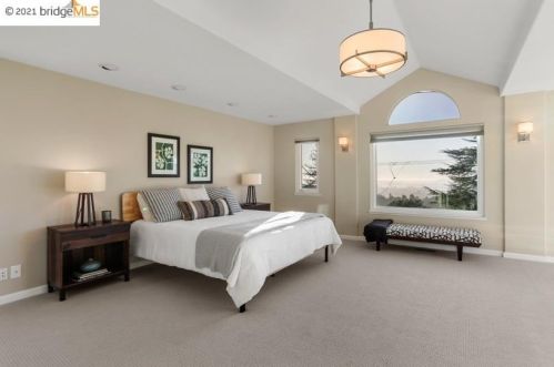 5525 Balboa Dr, Oakland CA 94611-2313 exterior