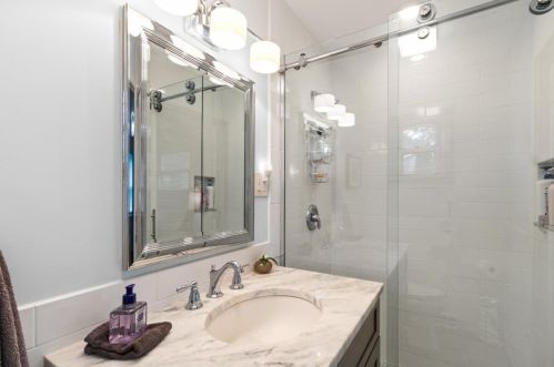 6 Orchard Dr, Flemington NJ  08822-1527 exterior