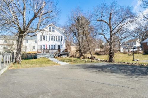33 Macintosh Rd, Norwalk, CT 06851-5908