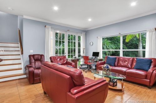 812 173rd Ter, Hollywood, FL 33029-3195