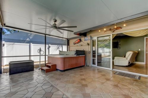 17606 Whistling Ln, Lutz FL  33549-5603 exterior