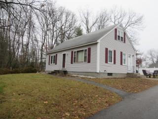 18 Navaho St, Nashua NH  03063-3117 exterior