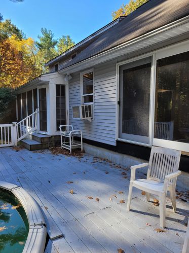 49 Walker Rd, Danville NH  03819-5105 exterior