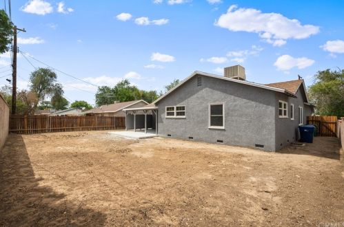 802 Avenue, Lancaster CA 93536 exterior