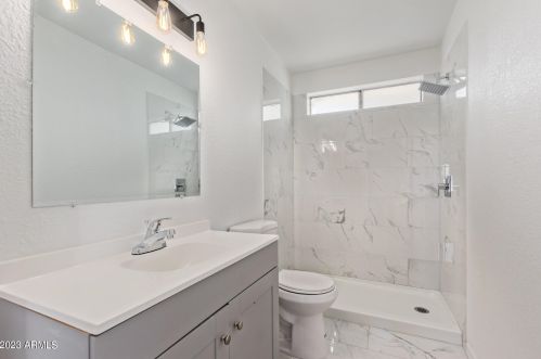 2333 41st Dr, Phoenix AZ  85009-1062 exterior