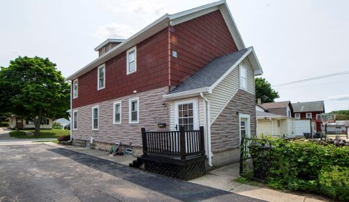 1228 Ellis St, Waukesha, WI 53186-5627