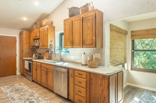 211 Bayshore Dr, Saint George Island FL  32328-3365 exterior