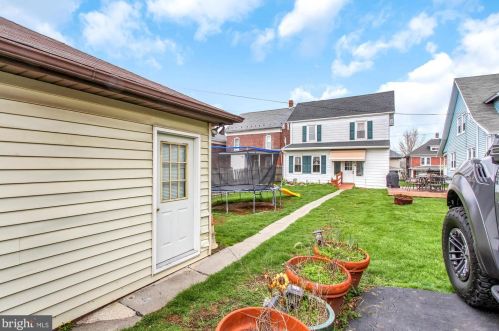 730 Broadway, Red Lion PA  17356-1914 exterior