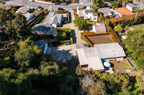 1241 Manitou Rd, Santa Barbara, CA 93101-4939