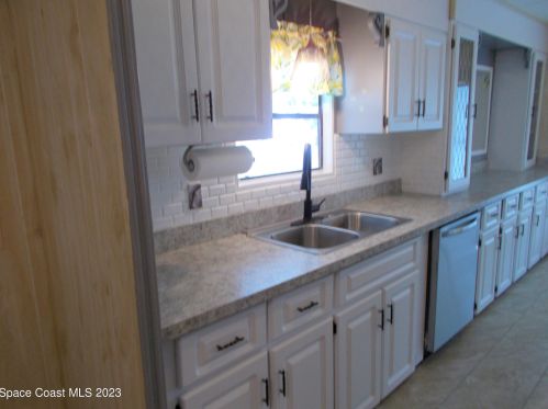 927 Hyacinth Cir, Sebastian FL  32976-7668 exterior