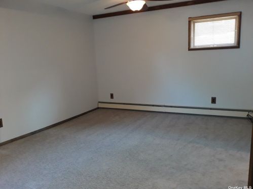 1212 Sylvia Rd, Seaford NY  11783-1537 exterior